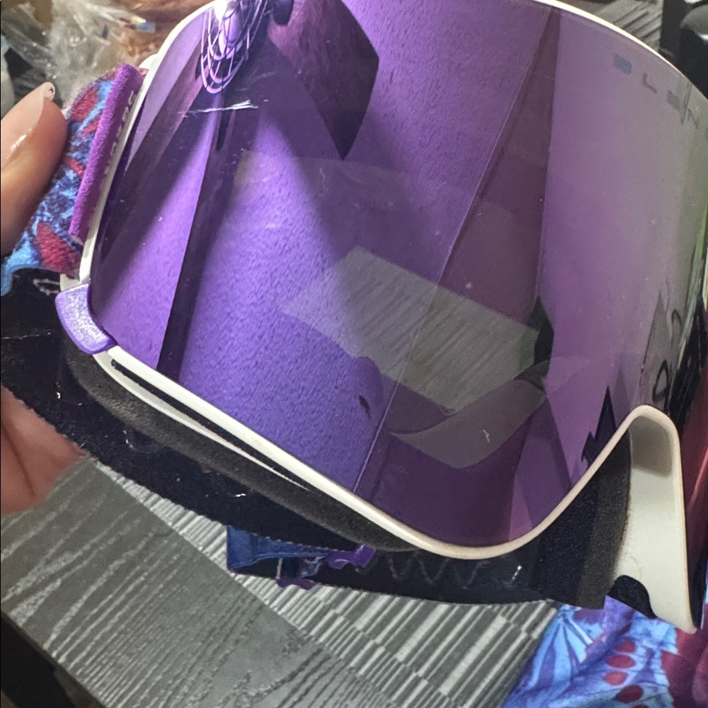 Blenders Eyewear Ski Goggles Set with Butterfly Case - Picture 7 of 7